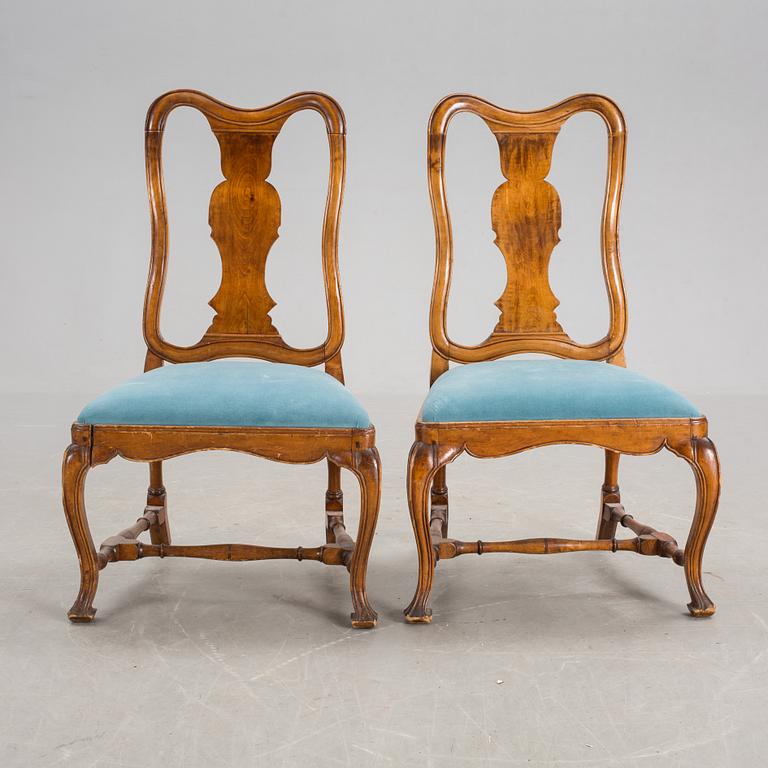 STOLAR, ett par, senbarock-stil, omkring 1900.