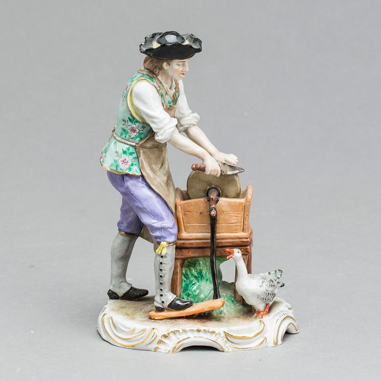 FIGURIN, Capo di Monte-liknande märke, porslin, 1900-tal.