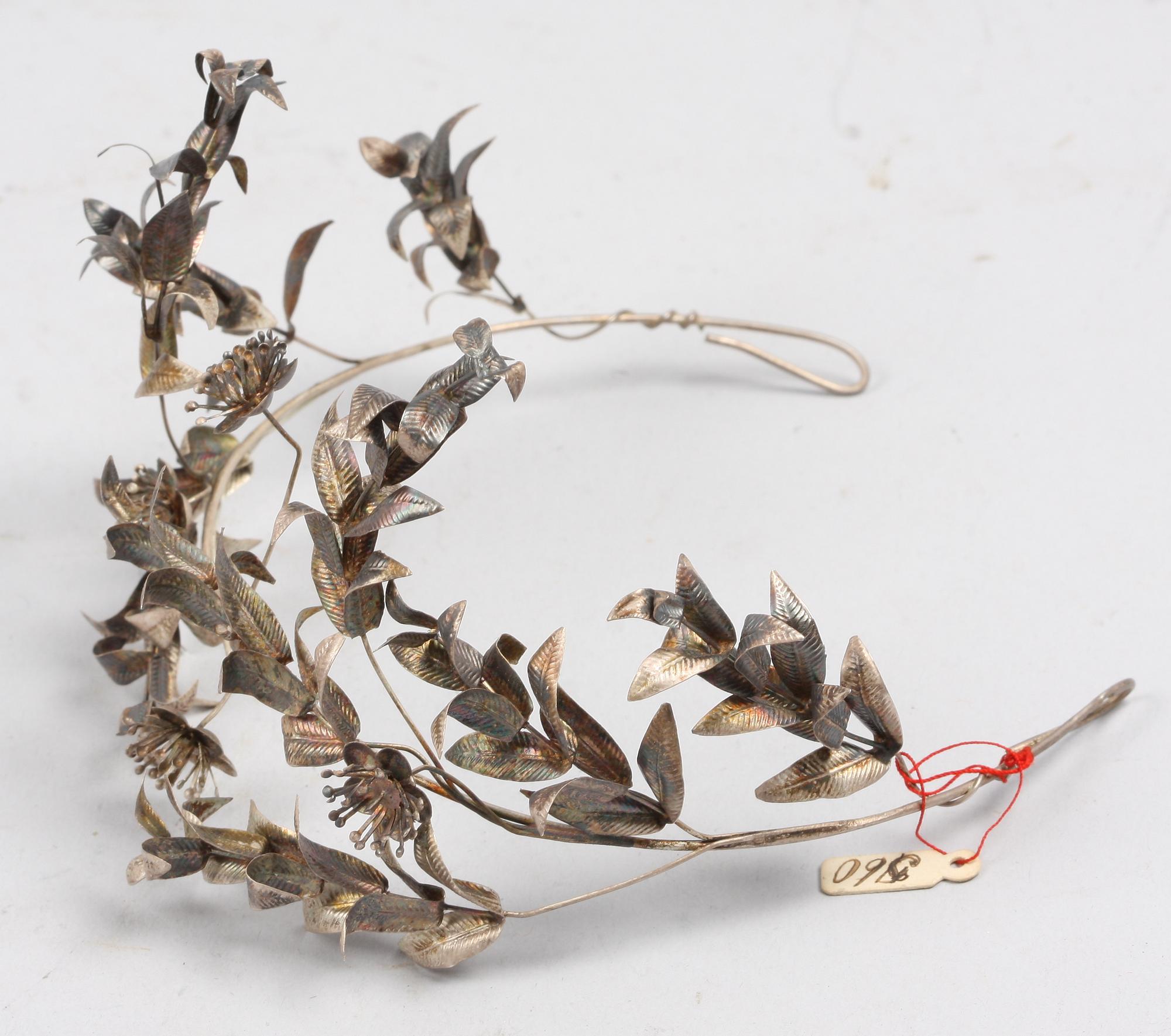 TIARA, silver.
