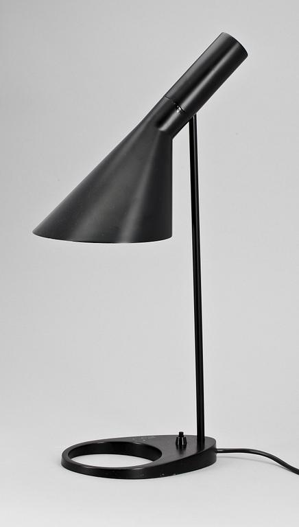 BORDSLAMPA, "AJ", Arne Jacobsen för Louis Poulsen.