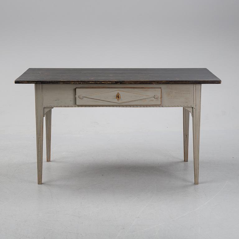 A gustavian style writing desk from the 19th century.