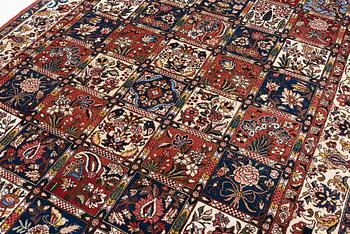 A Bakhtiari carpet, c. 307 x 207 cm.
