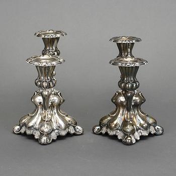 KANDELABRAR, ett par, svenska importstämplar, 1900-tal.