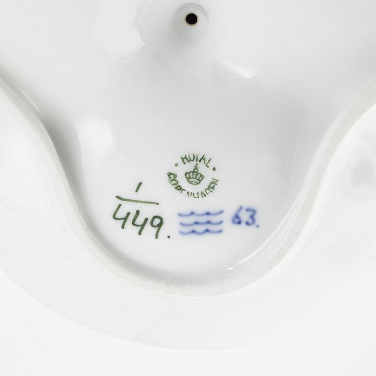 Bing & Gröndahl samt Royal Copenhagen, matservis, 99 delar, porslin, "Musselmalet", Danmark.