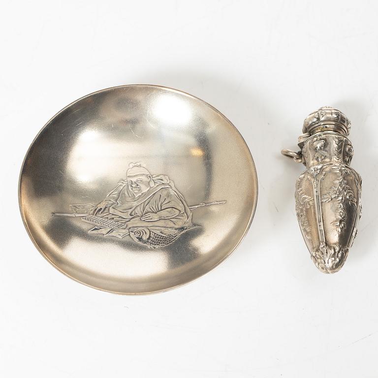 A group of salts and miniatures, part Japanese and Chinese, part silver, around 1900.