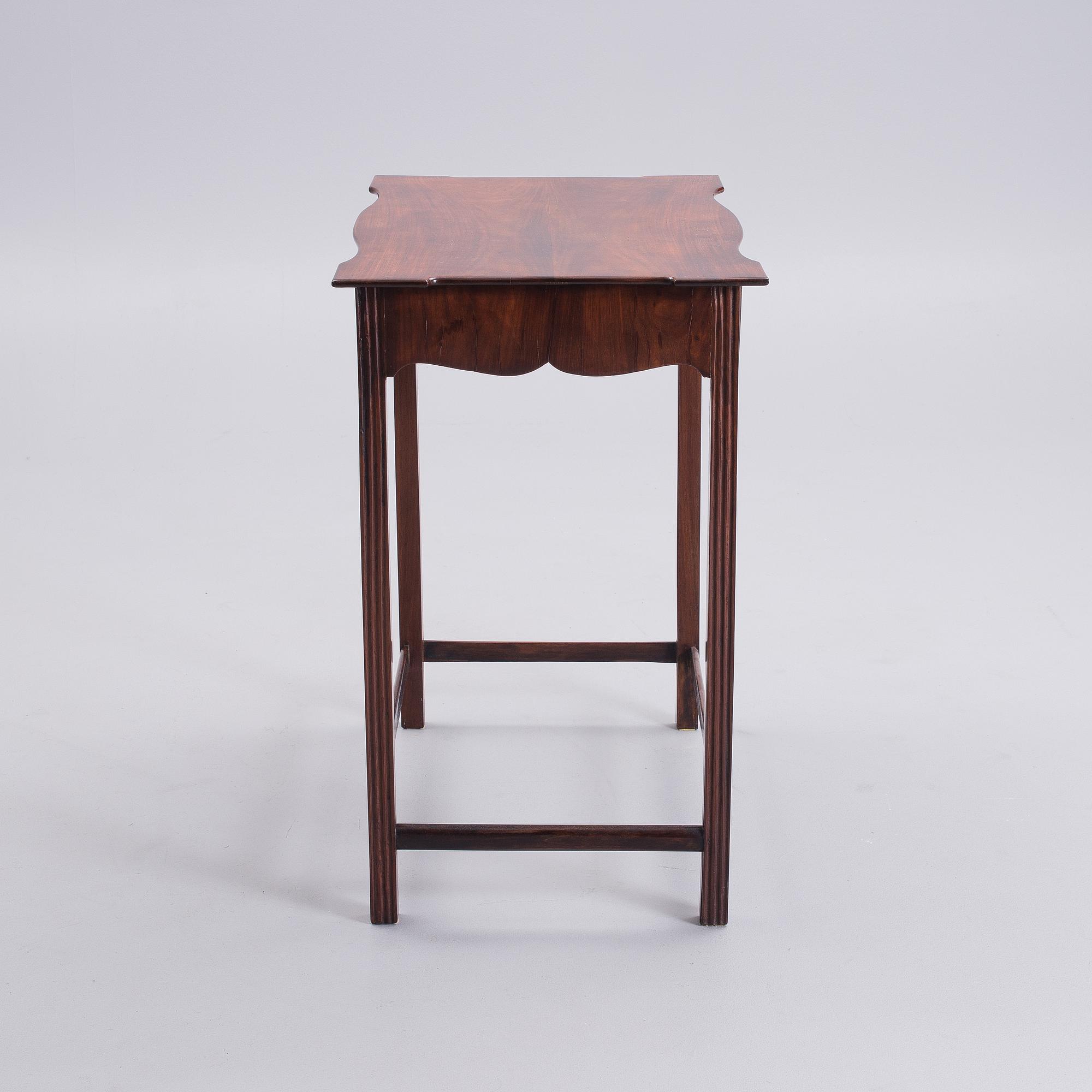 SIDOBORD, England, 1800-tal.