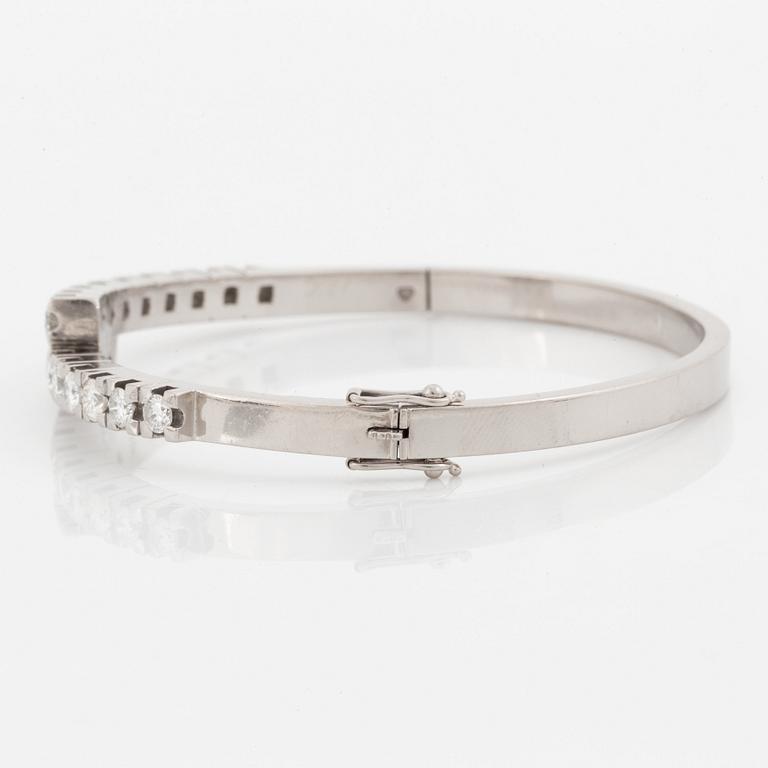 Armband 18K vitguld med runda briljantslipade diamanter.