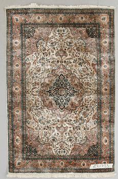 MATTA, orientalisk. Ca 192 x 122 cm.