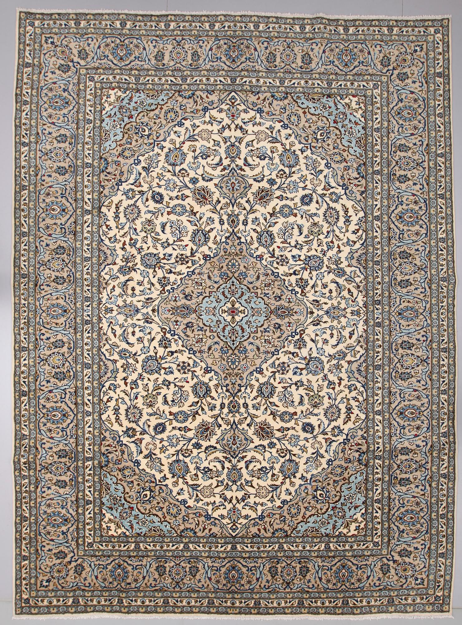 MATTA, Keshan, ca 398 x 295 cm.