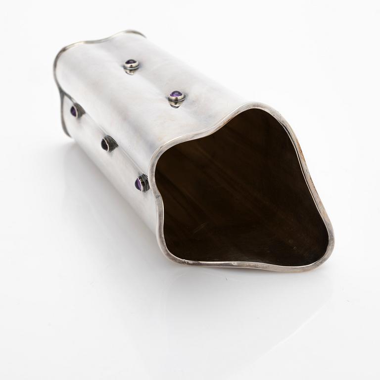 Tage Göthlin, vase, silver with amethysts, Tesi, Gothenburg, 1961.