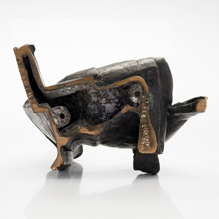 Raimo Utriainen, Seated female figure.