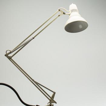 SKRIVBORDSLAMPA, Jacob Jacobsen, Modell L-1, Luxo, 1900-talets senare del.