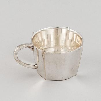 Sigvard Bernadotte, 24 pieces silver plate cocktail glasses, cups and mugs, GAB, Gense, Sweden.