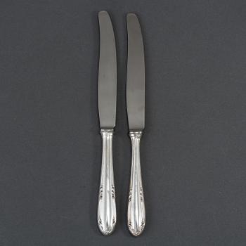 12 silver knives, model "Slottsbarock". Some CG Hallberg, Stockholm 1946.