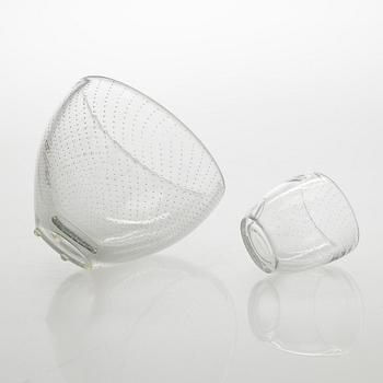 Gunnel Nyman, vaser, 2 st, modell "GN 2" och "GN 4". Signerad G. N. Nuutajärvi Notsjö -51.