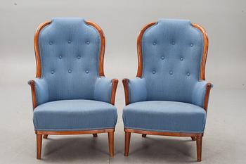 FÅTÖLJER, ett par, "Vår fru", Carl Malmsten. 1900-talets mitt.