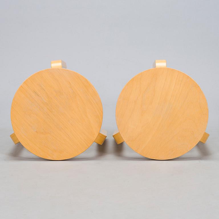 Alvar Aalto, pallar, ett par, modell 60, Artek, 1900-talets slut.