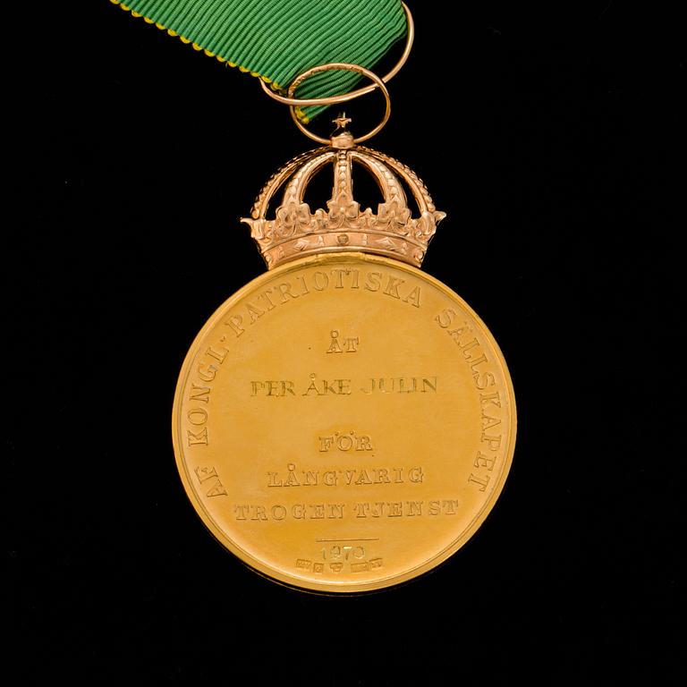 A Royal Swedish medal from the Kungliga patriotiska sällskapet. Weight ca 33 grams.