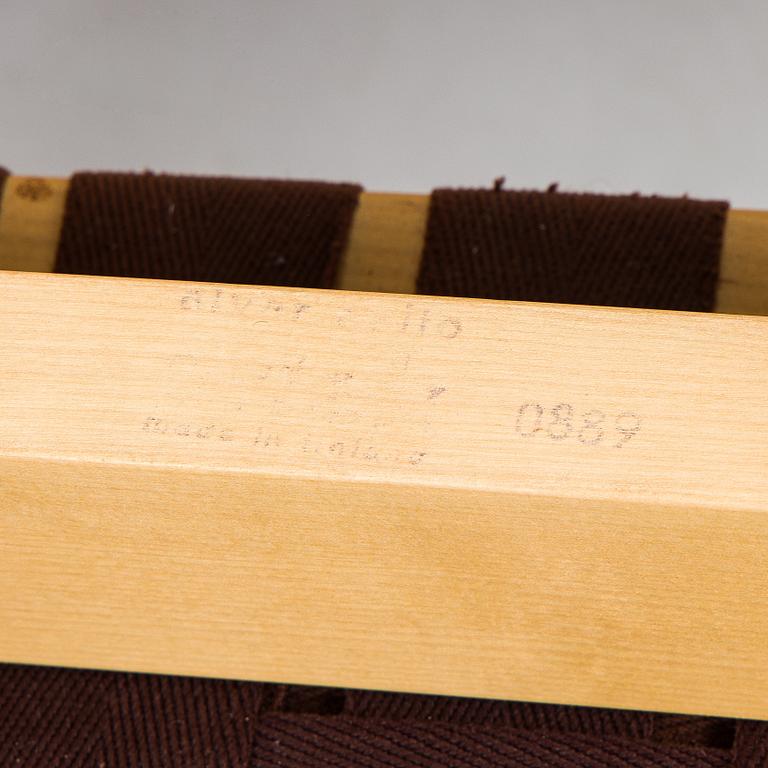 Alvar Aalto, Tuoleja, 8 kpl, malli 611, 1900-luvun loppu.