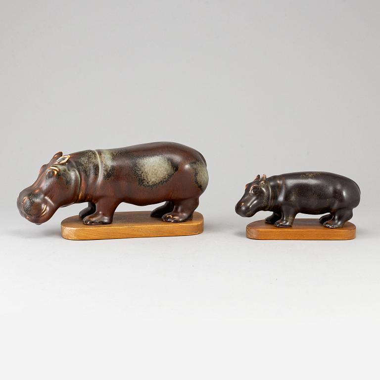 GUNNAR NYLUND, 2 stoneware figurines, Rörstrand.