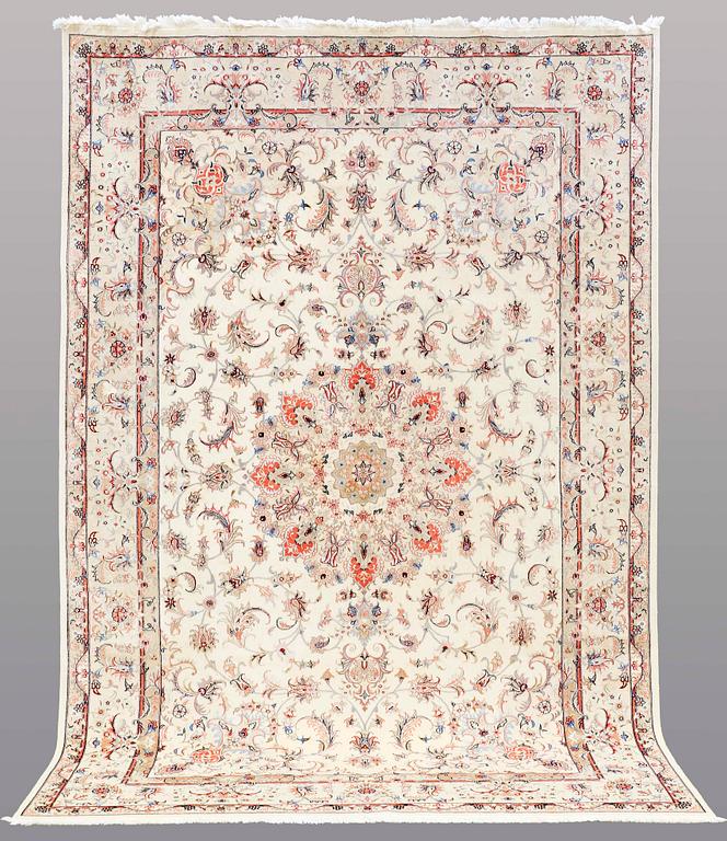 MATTA, Täbris part silk, so called 50 Radj, 299 x 198 cm.