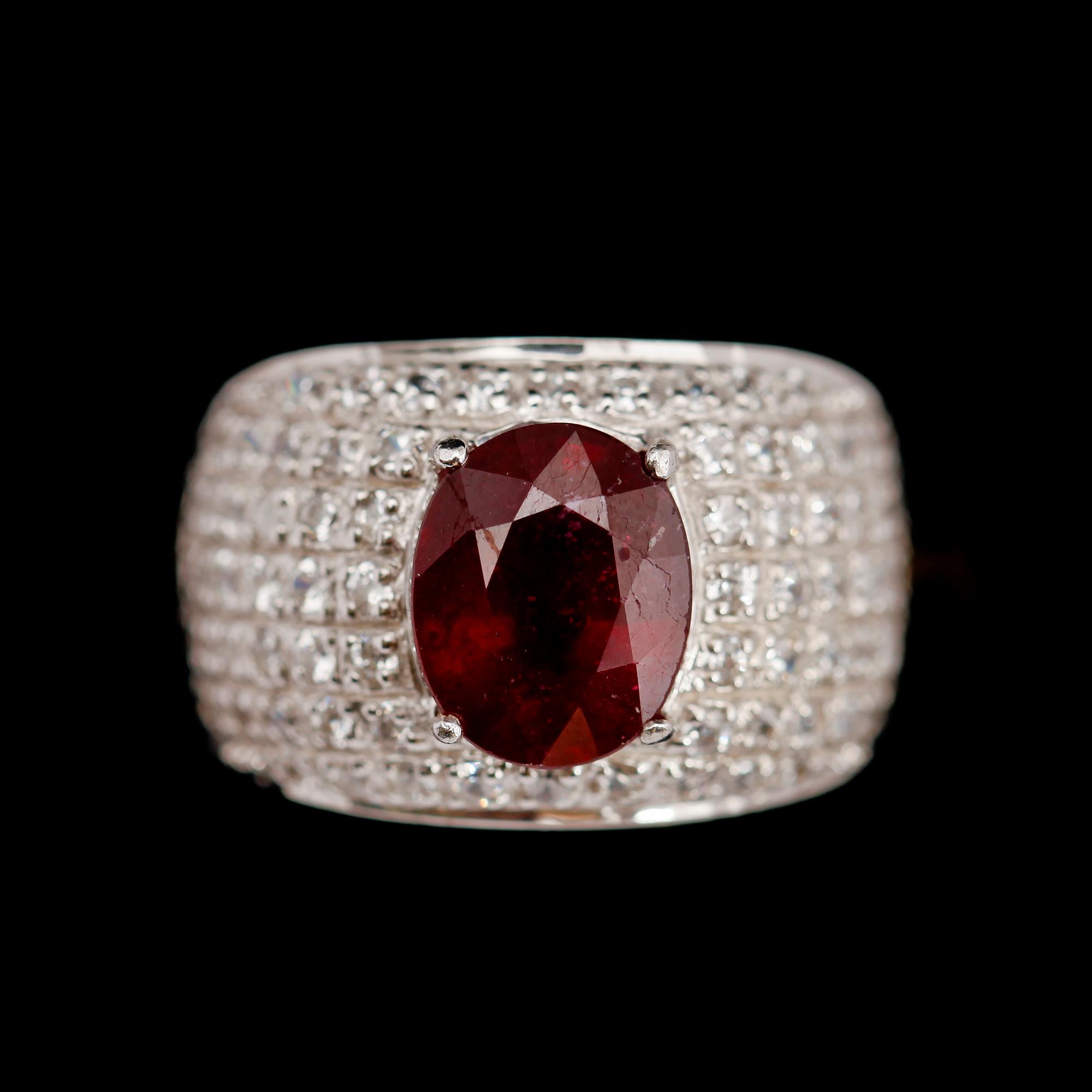RING, förgyllt silver, rubin ca ca 4.0 ct.