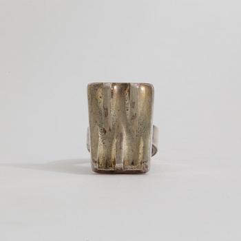 A ring by Sven Erik Högberg, Göteborg, 1994.