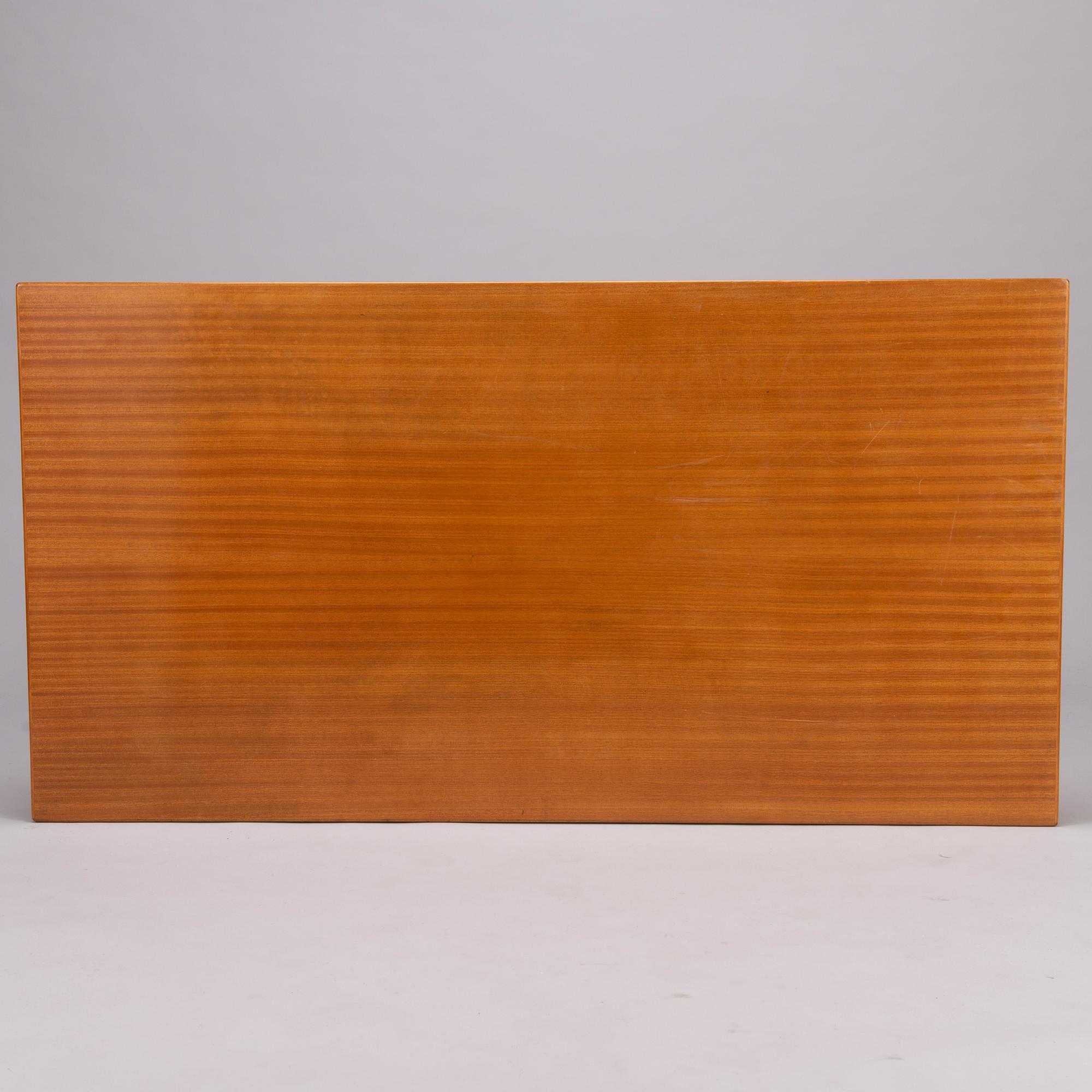Alvar Aalto, ALVAR AALTO, A mid 20th century 'Y 89'table for Artek. Finland.
