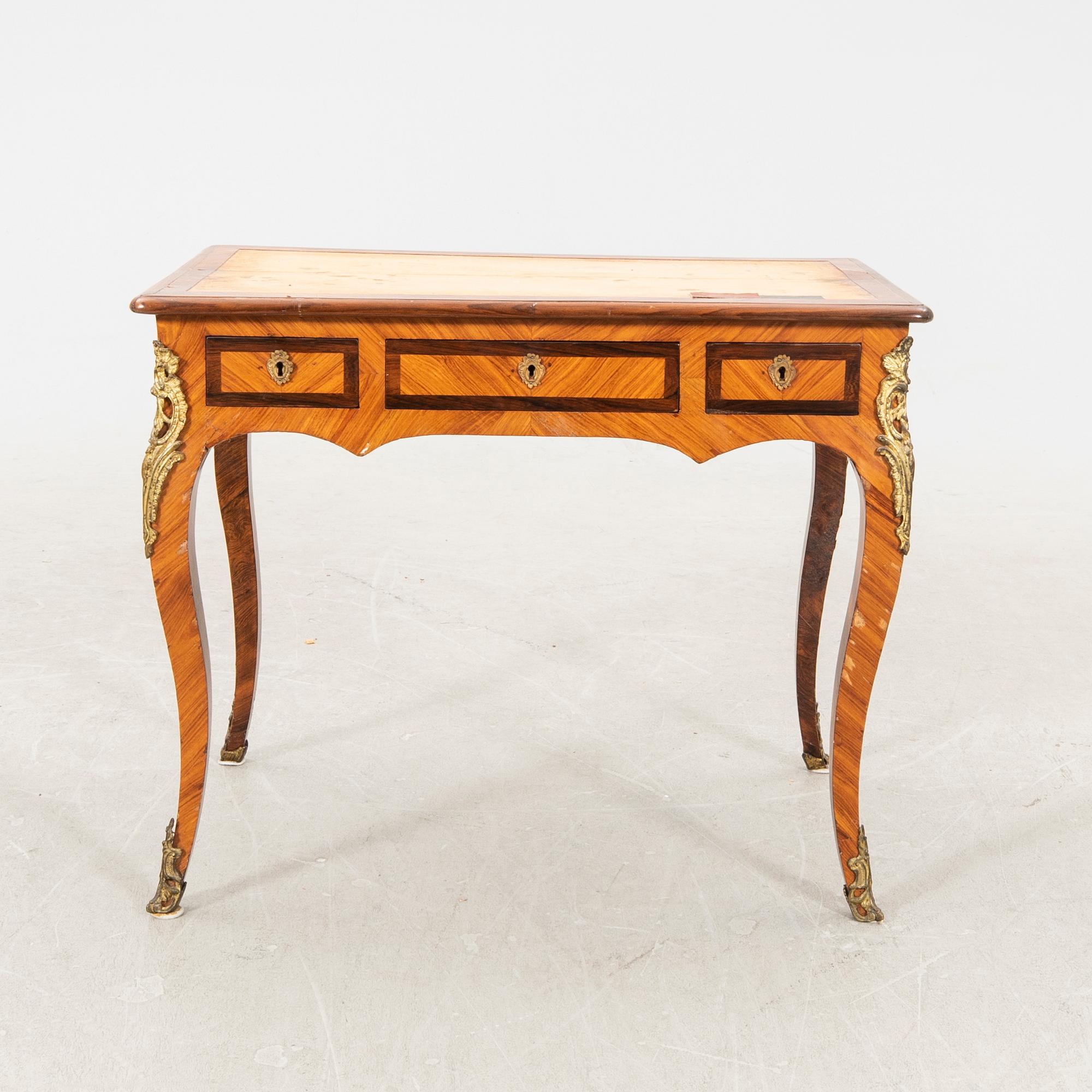 Damskrivbord Louis XVI-stil omkring 1900.