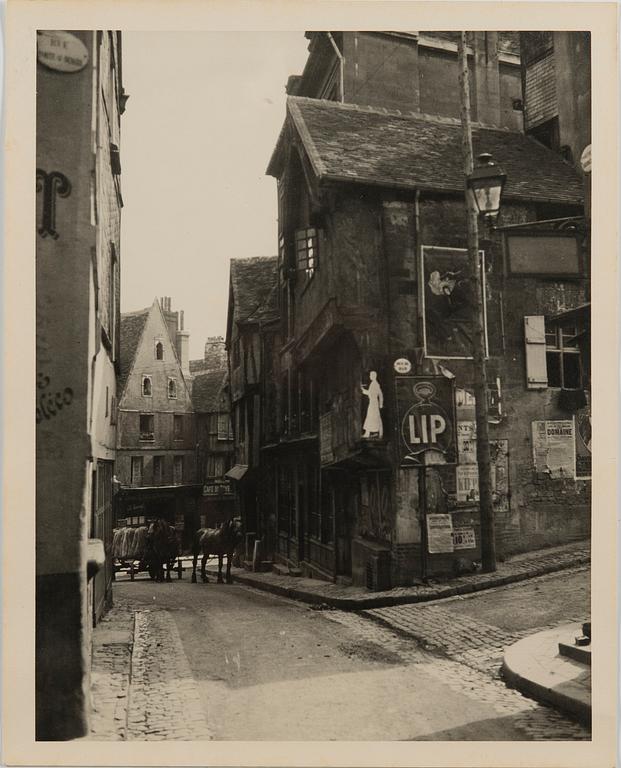 HENRI CARTIER-BRESSON, PARIS STREET.