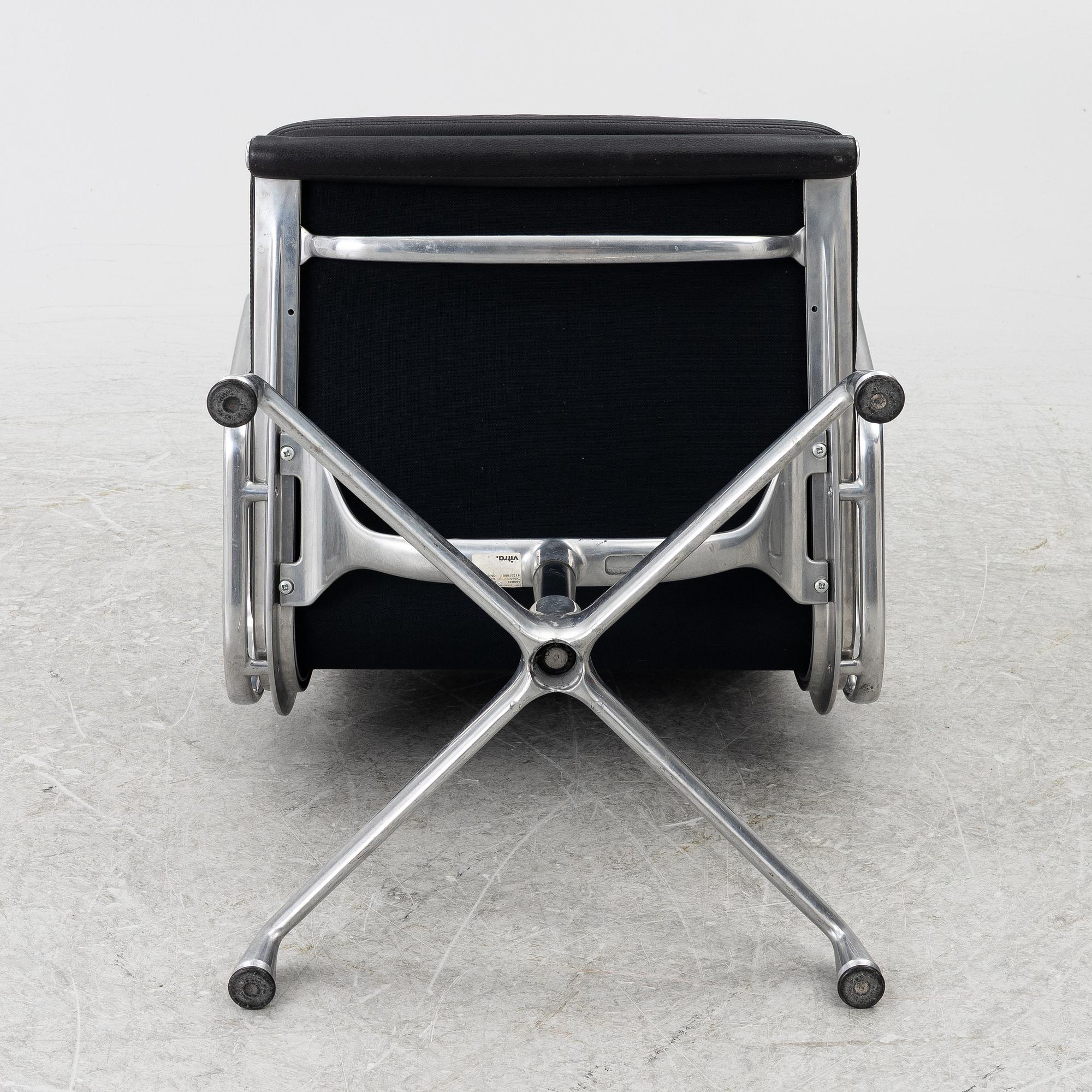 Charles & Ray Eames, Office chair, “EA208 Soft Pad Chair”, Vitra.