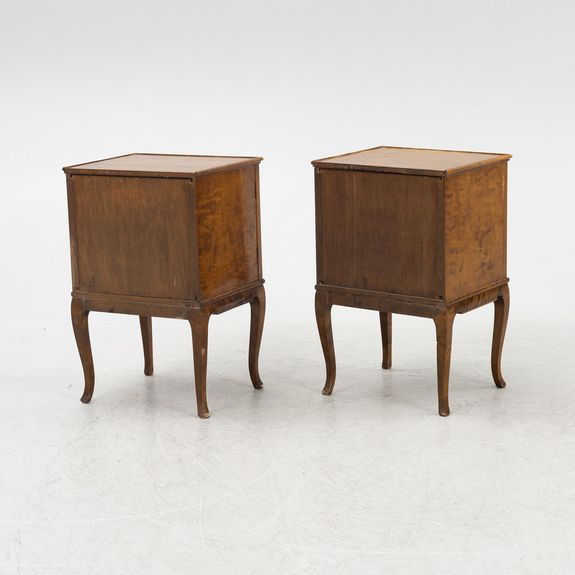 Sängbord, ett par, 1920-30-tal.