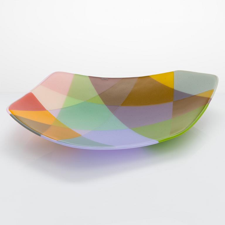 ANU PENTTINEN, an art glass signed Anu Penttinen 2015. Nounou Design.