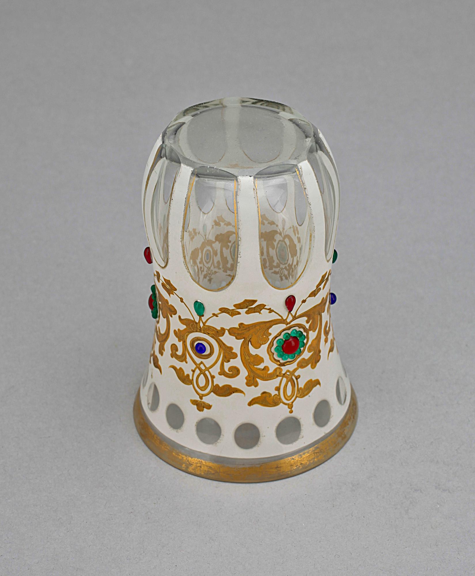 BÄGARE, glas, Böhmen 1800-talets andra hälft.