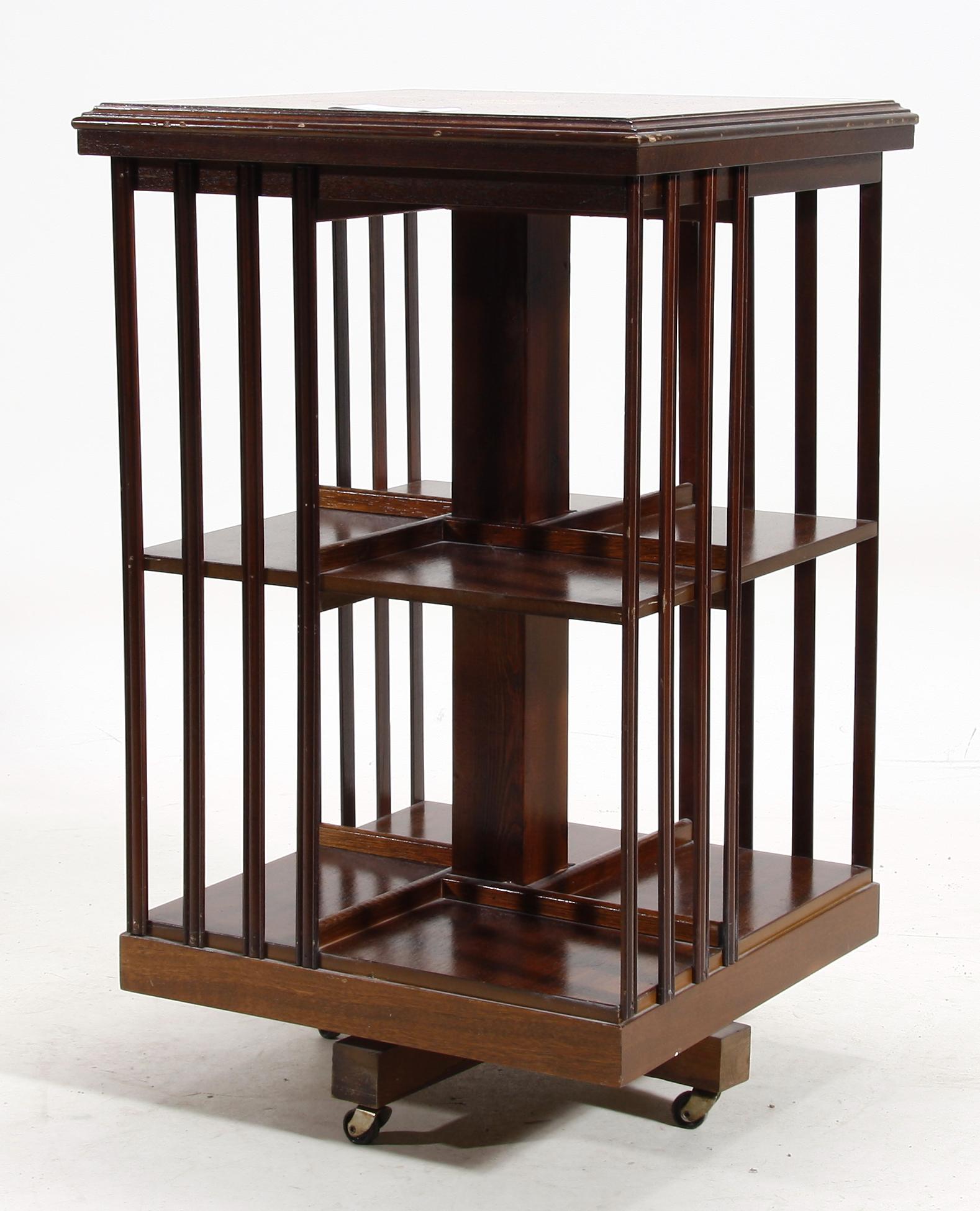 BOKSNURRA. Engelsk stil, 1900-talets andra hälft.