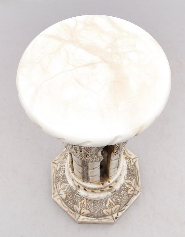 PIEDESTAL, alabaster, 1900-talets mitt.