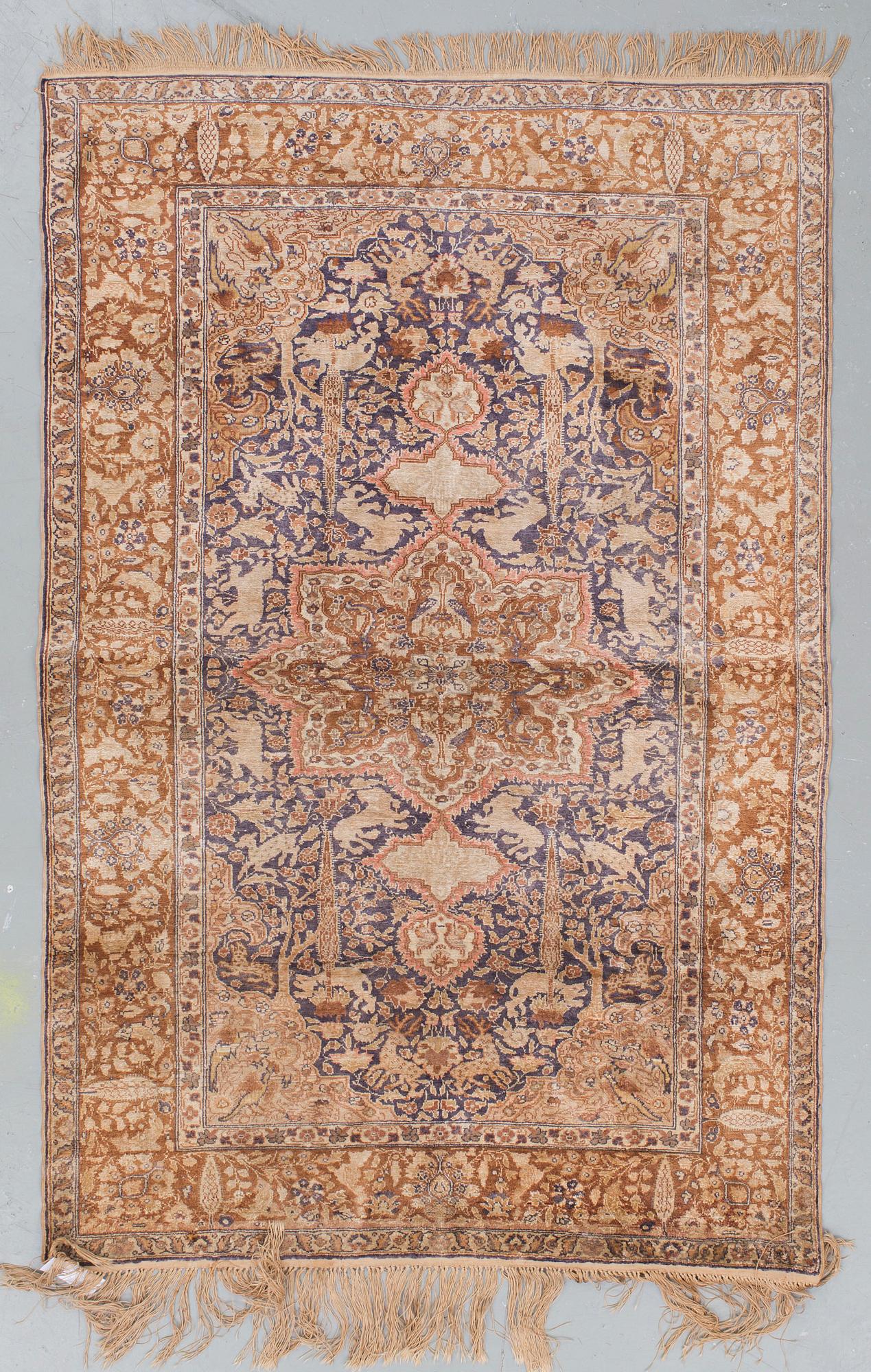 MATTA. Semiantik, Kayseri, merceriserad bommul i relief. Ca  180 x 120 cm.