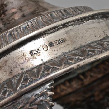 GALLERSKÅL PÅ FOT, silver, Carl Petter Lampa, Stockholm, 1828. Vikt 560 g.