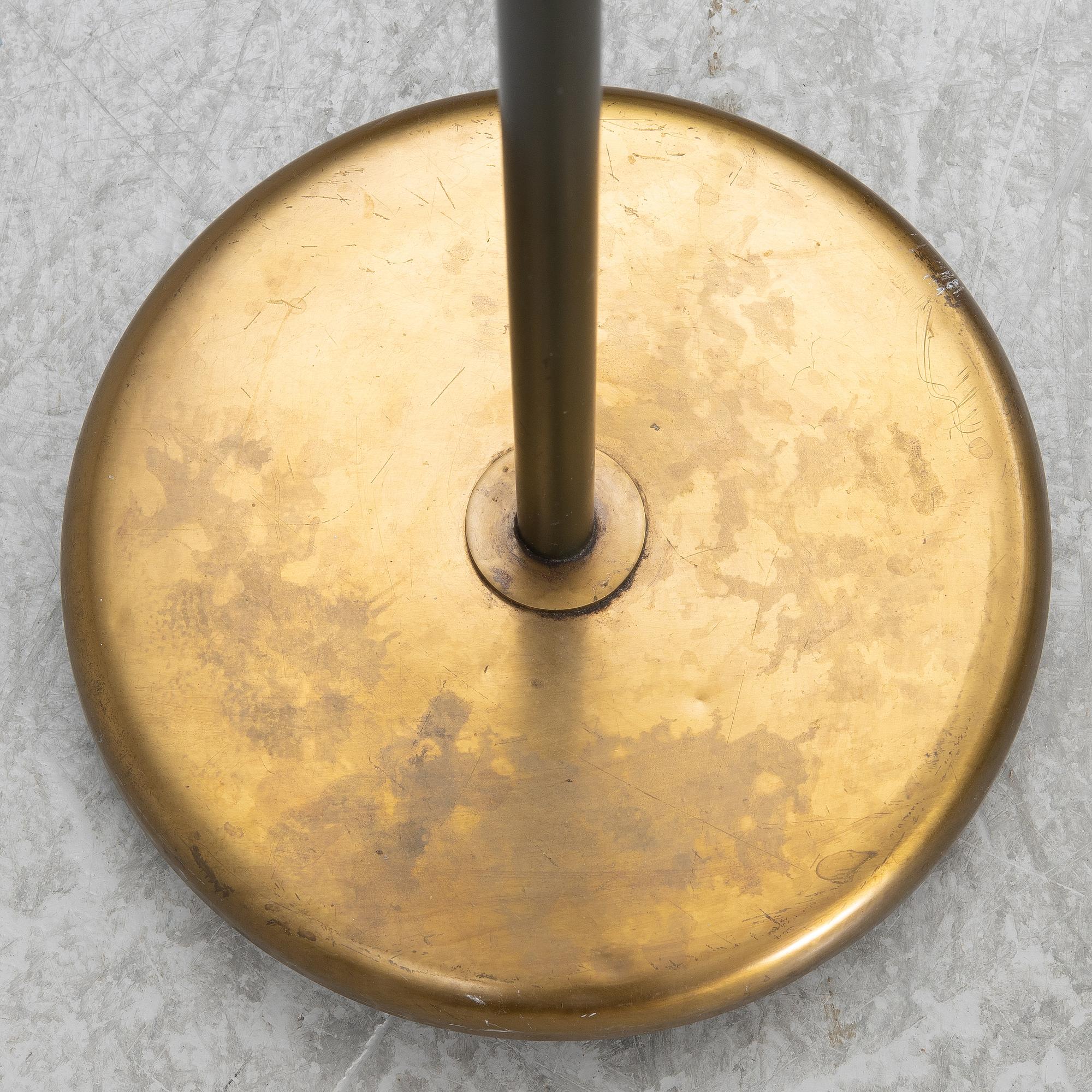 Harald Notini, golvlampa, modell "15597", Arvid Böhlmarks Lampfabrik, Stockholm, 1950-tal.