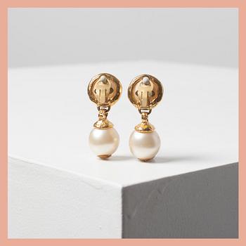 EARCLIPS, Chanel.