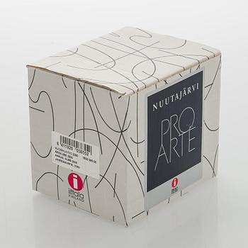 Oiva Toikka, vuosikuutio 2000, signeerattu Oiva Toikka Nuutajärvi 2000, 922/2000.