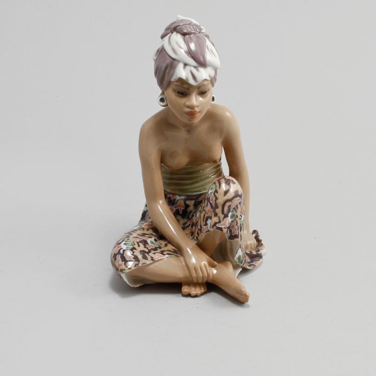 FIGURIN, porslin, Dahl Jensen, Danmark, 1900-tal.