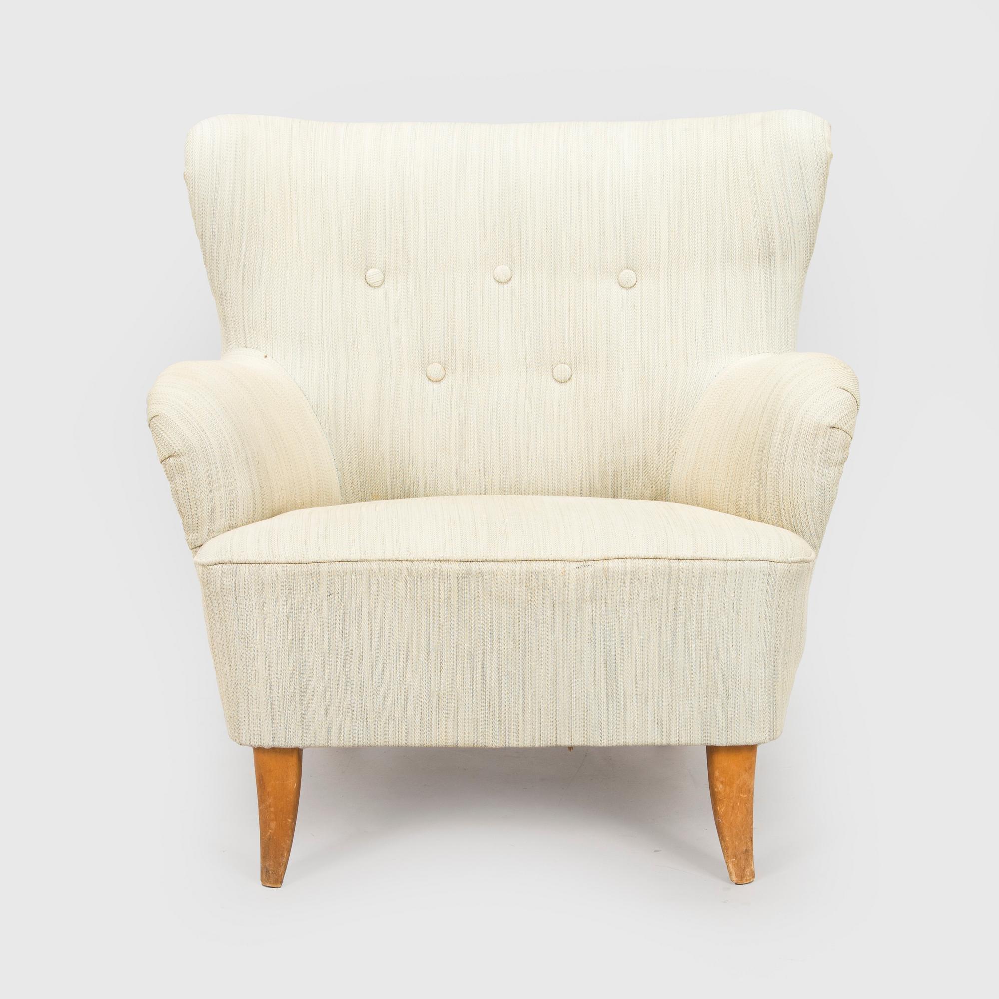 A mid-20th century armchair.