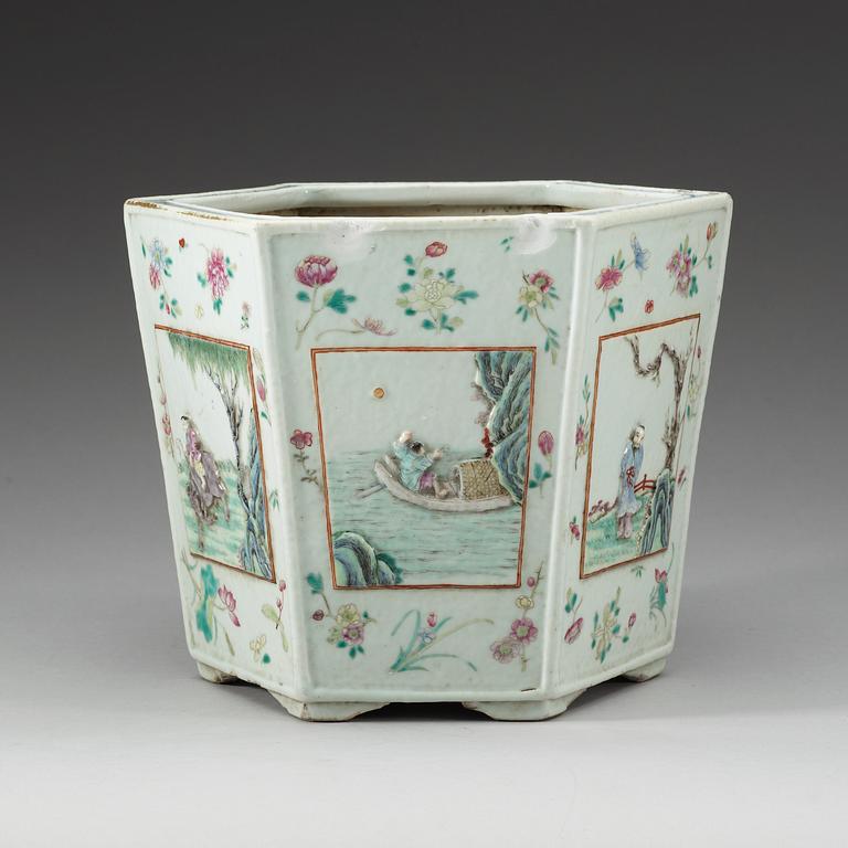 A famille rose flower pot, Qing dynasty, 19th Century.