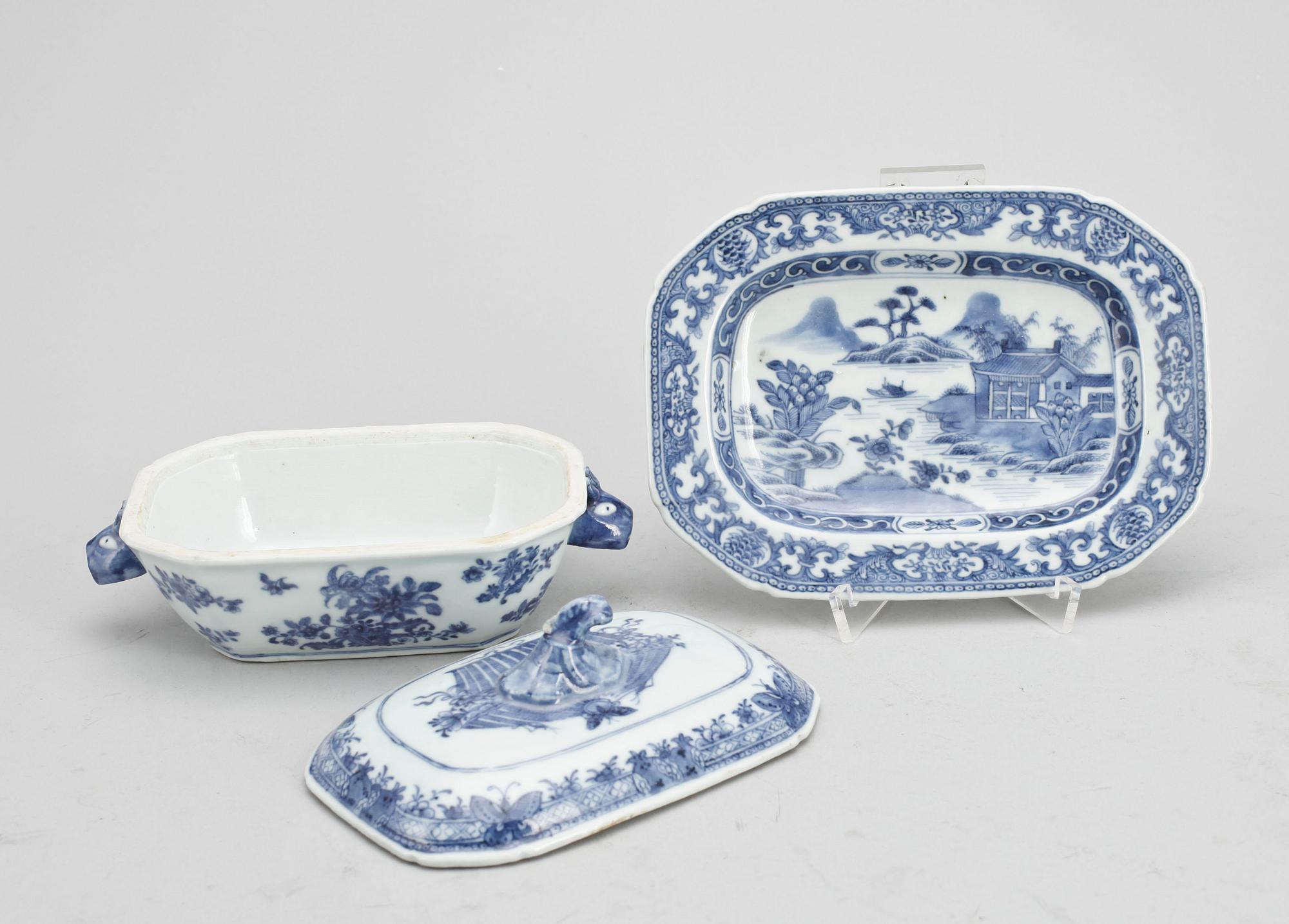 SMÖRTERRIN MED FAT, porslin, Kina, 1700-tal.