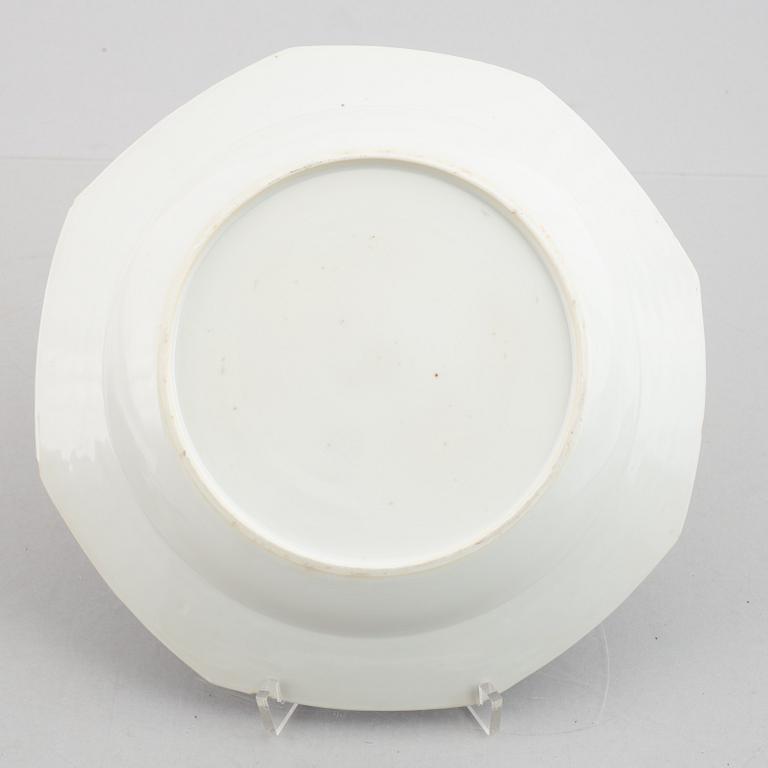 A group of six blue and white dishes, Qing dynasty, Qianlong (1736-95).