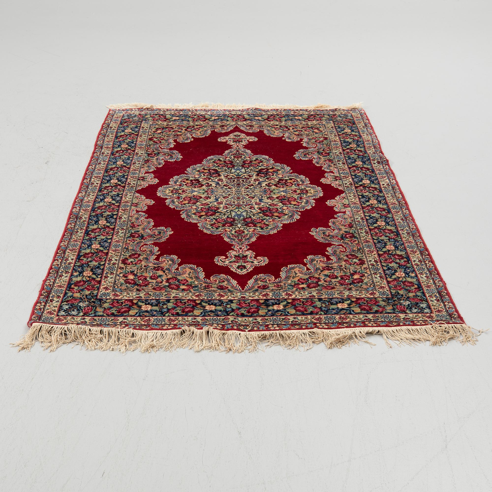 Matta, Kirman, ca 137 x 218 cm.