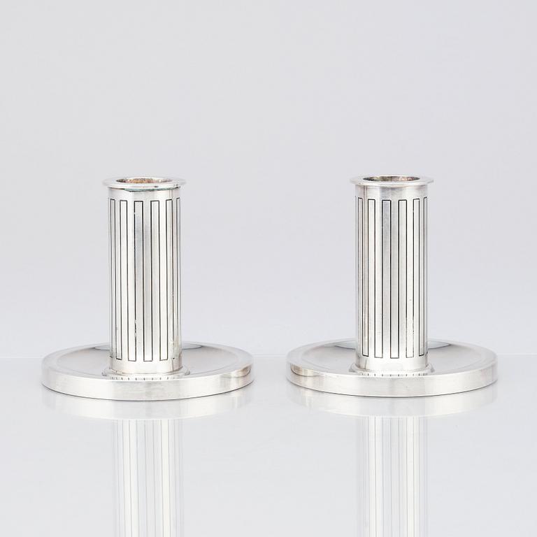 Sigvard Bernadotte, ljusstakar, ett par, Köpenhamn 1945-77, sterlingsilver, modell 923.