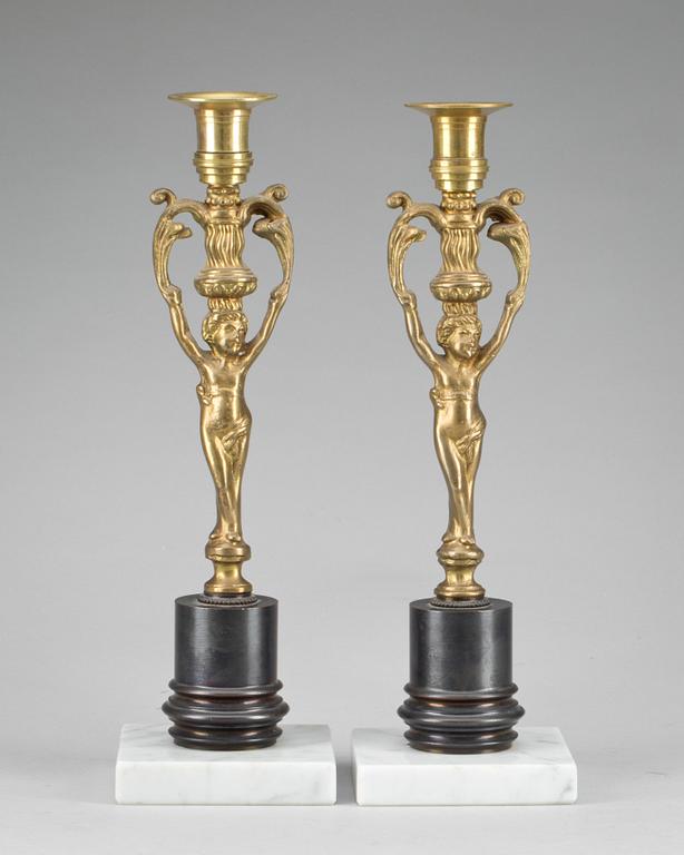 LJUSSTAKAR, ett par, empirestil, omkring 1900.