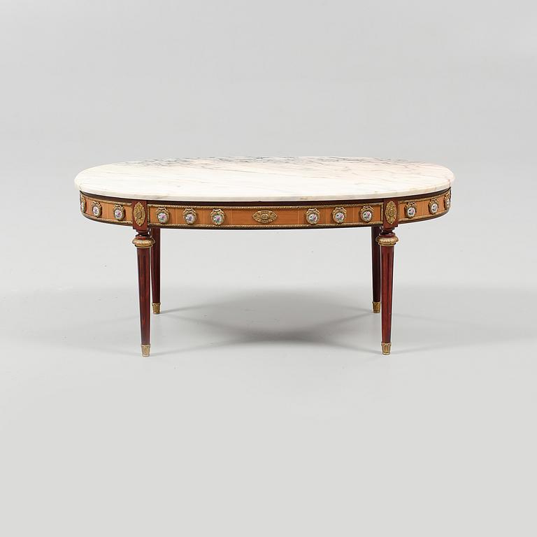 SOFFBORD, Louis XVI-stil, omkring 1900-talets mitt.